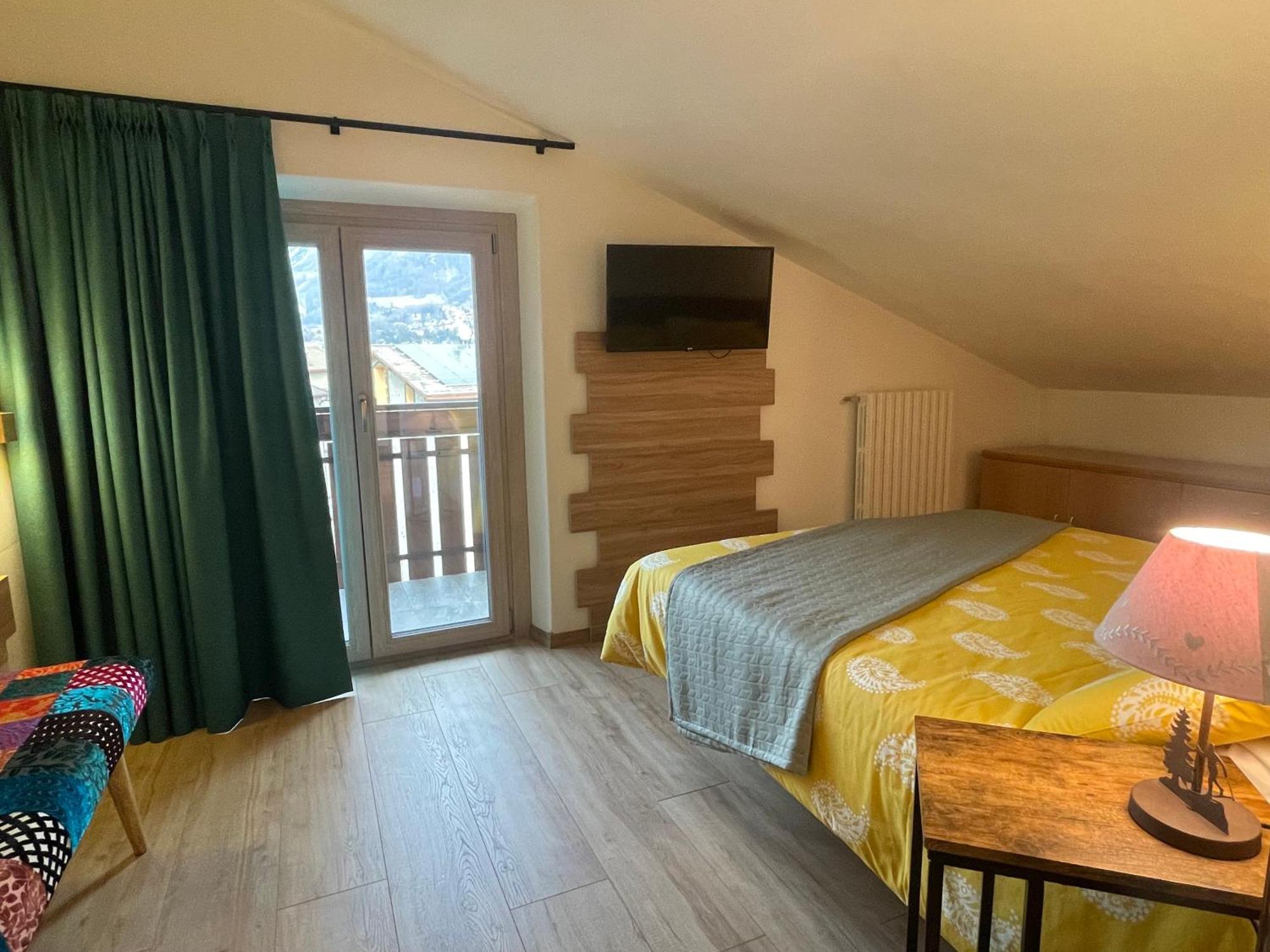 Residence S Lucia - Appartamenti Alle Porte Di Bormio Valdisotto Eksteriør billede