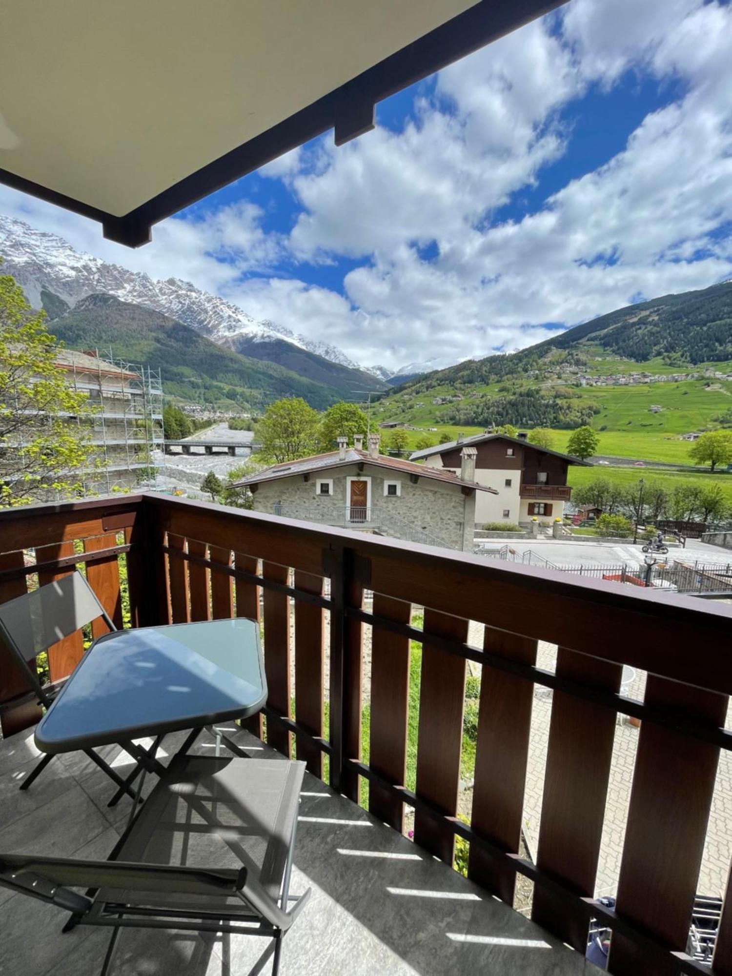 Residence S Lucia - Appartamenti Alle Porte Di Bormio Valdisotto Eksteriør billede